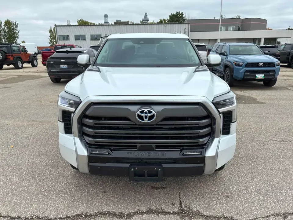 Toyota Tundra Limited Hybrid 2022