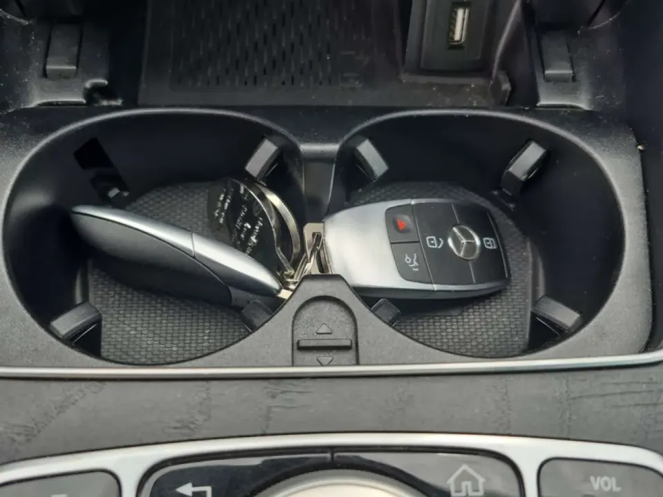 Mercedes-Benz C 300 4MATIC SEDAN 4D 2019