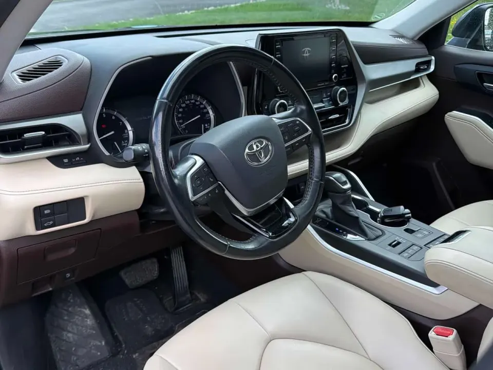 Toyota Highlander XLE 2020