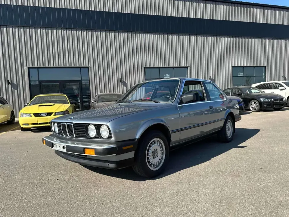 BMW 4dr Sedan 325e 5-Spd 1986