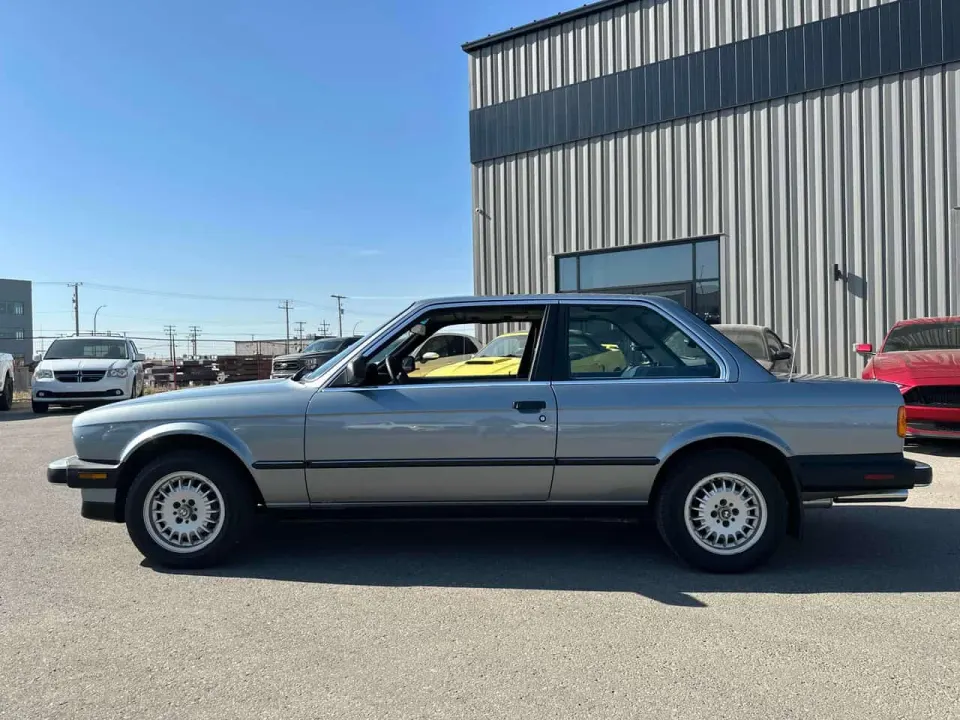 BMW 4dr Sedan 325e 5-Spd 1986