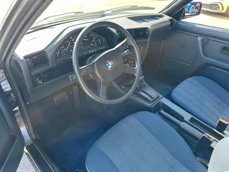 BMW 4dr Sedan 325e 5-Spd 1986