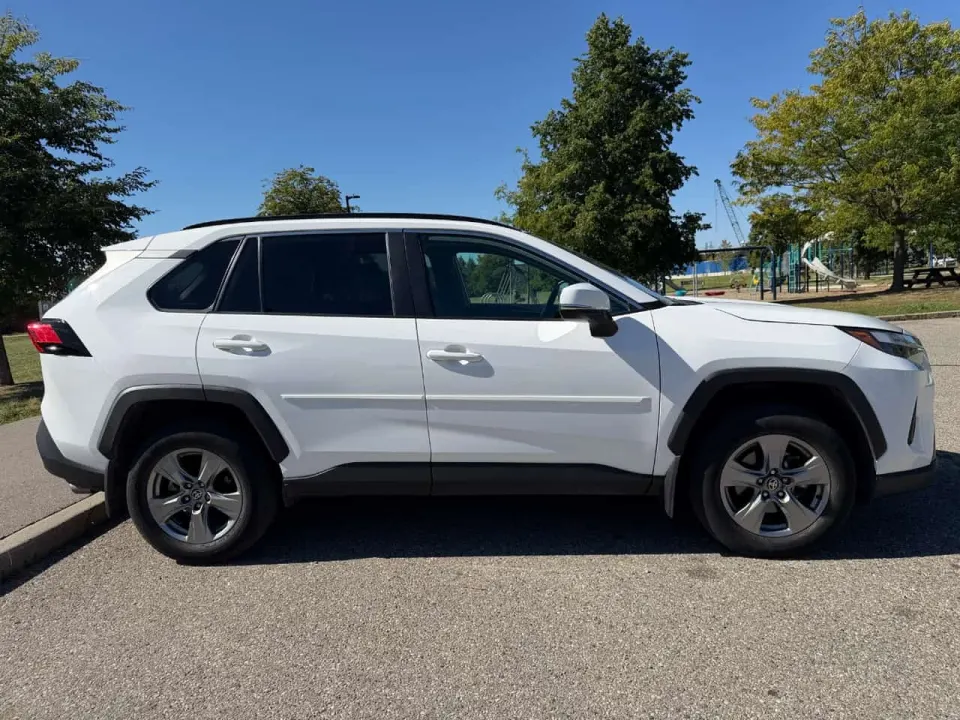 Toyota Rav4 XLE 2024
