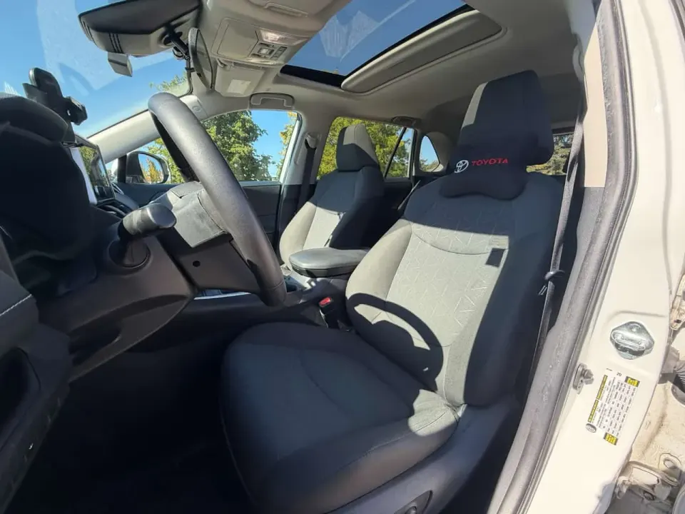 Toyota Rav4 XLE 2024