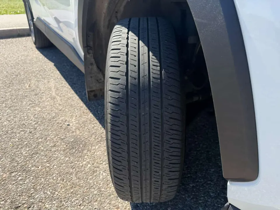 Toyota Rav4 XLE 2024