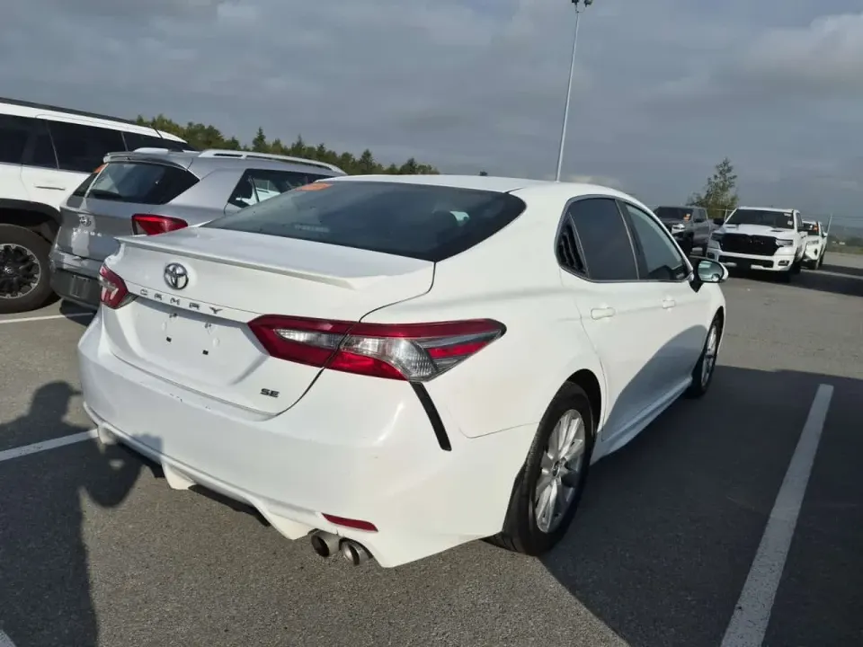 Toyota Camry SE 2019