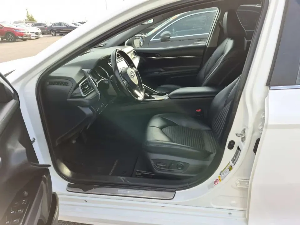 Toyota Camry SE 2019