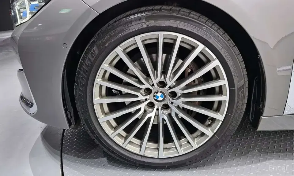 BMW 740i Design Pure Excellence 2021