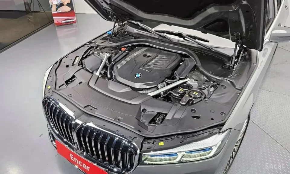 BMW 740i Design Pure Excellence 2021