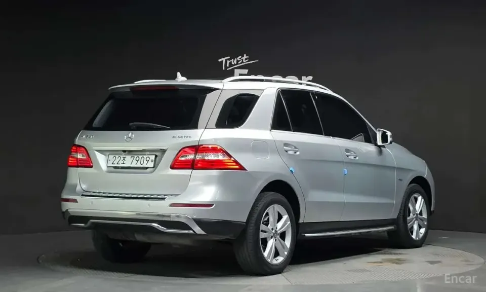 Mercedes-Benz ML 350 ML350 BlueTEC 4MATIC 2012