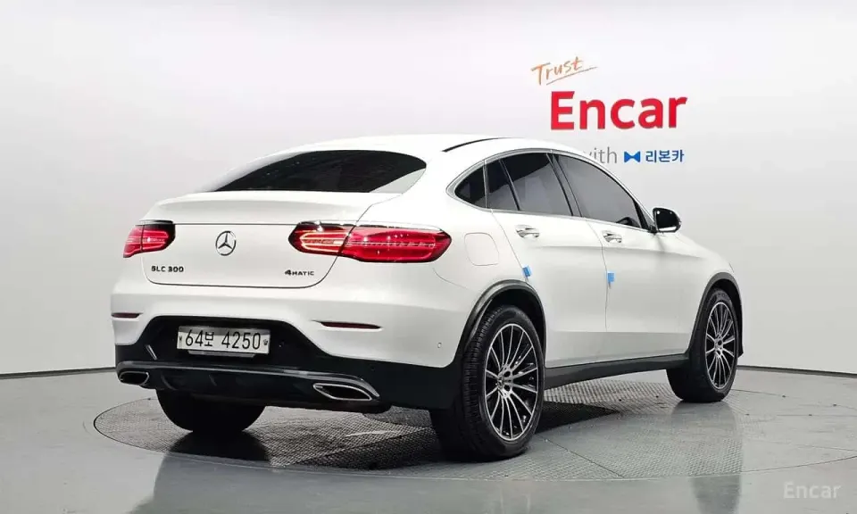 Mercedes-Benz GLC300 4MATIC AMG Line Coupe 2019