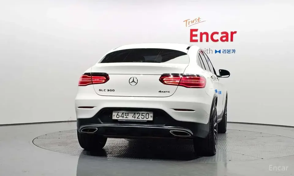 Mercedes-Benz GLC300 4MATIC AMG Line Coupe 2019