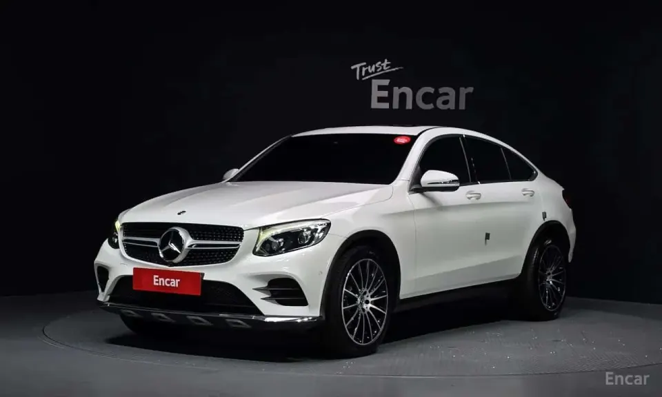 Mercedes-Benz GLC300 4MATIC AMG Line Coupe 2019