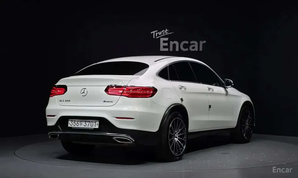 Mercedes-Benz GLC300 4MATIC AMG Line Coupe 2019