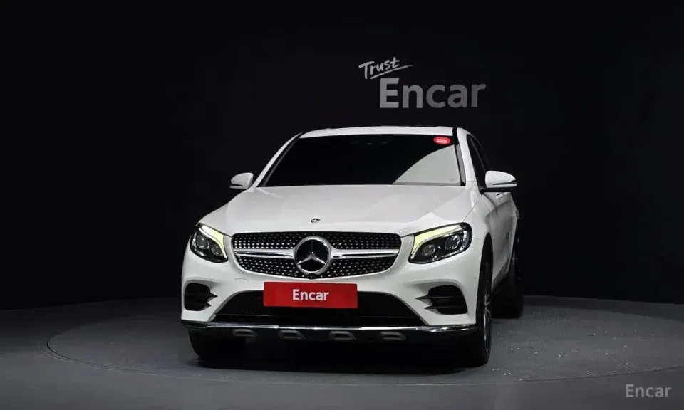 Mercedes-Benz GLC300 4MATIC AMG Line Coupe 2019