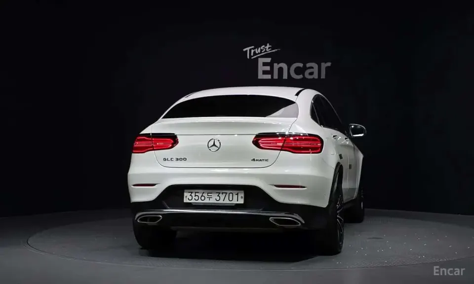 Mercedes-Benz GLC300 4MATIC AMG Line Coupe 2019
