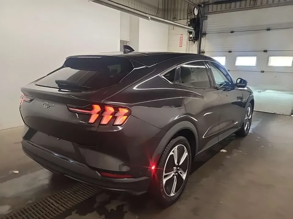 Ford Mustang Mach-E SELECT 2022