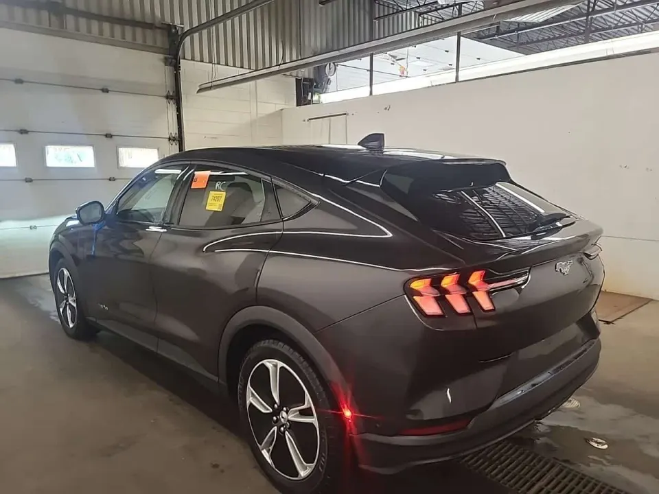 Ford Mustang Mach-E SELECT 2022