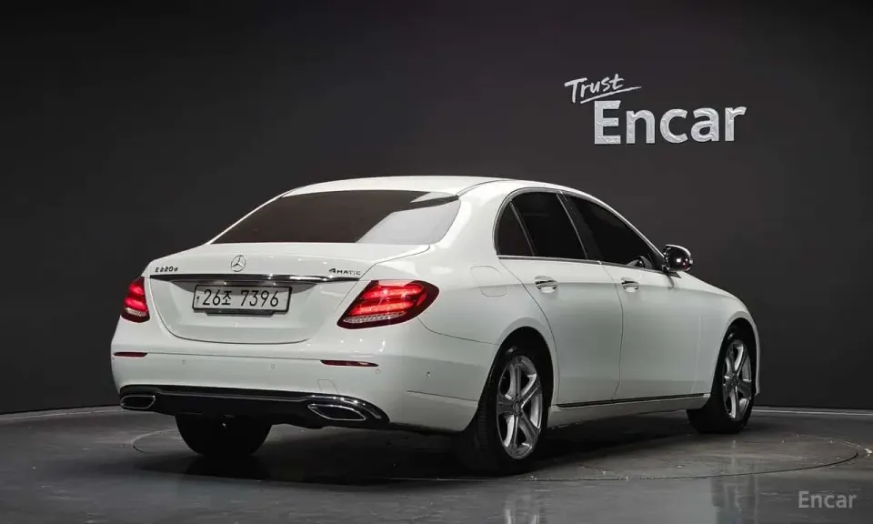 Mercedes-Benz E 220 E220d 4MATIC Avantgarde 2017