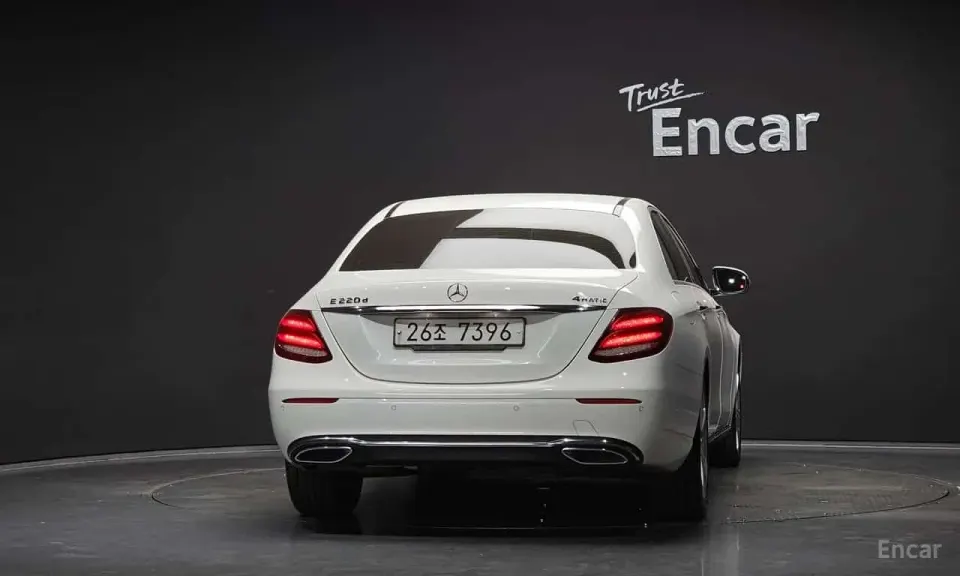 Mercedes-Benz E 220 E220d 4MATIC Avantgarde 2017