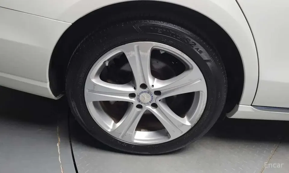 Mercedes-Benz E 220 E220d 4MATIC Avantgarde 2017