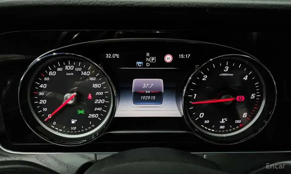 Mercedes-Benz E 220 E220d 4MATIC Avantgarde 2017