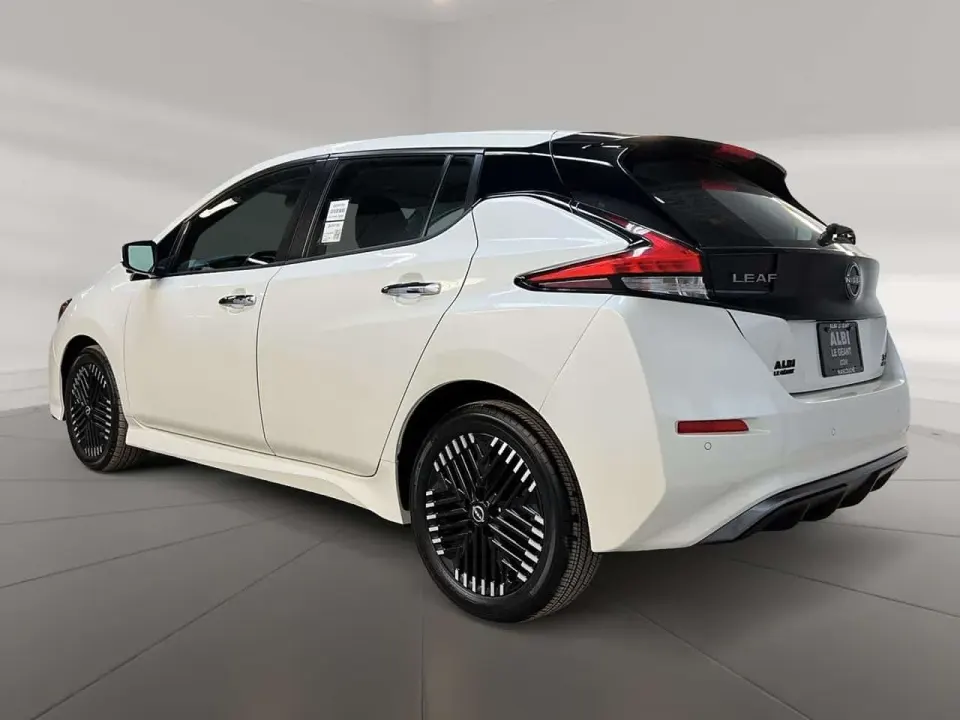 Nissan Leaf SV 2024
