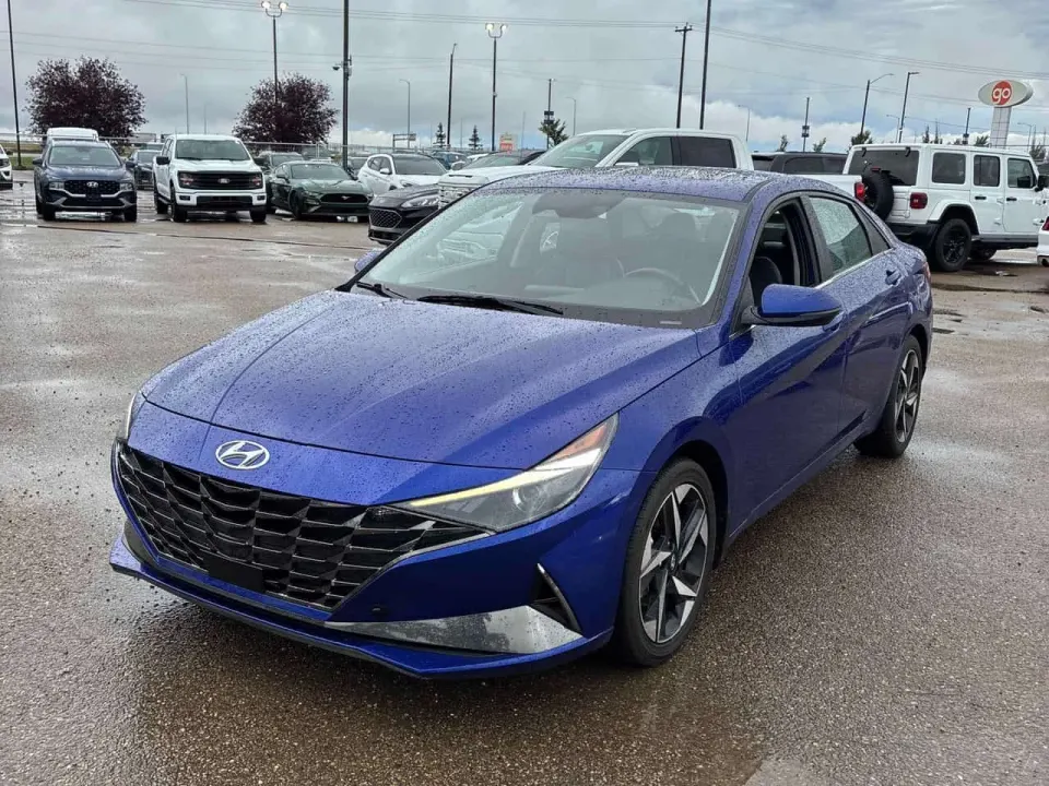 Hyundai Elantra Luxury 2023