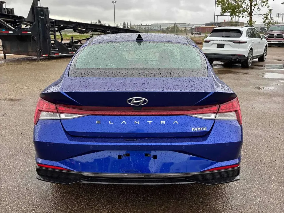 Hyundai Elantra Luxury 2023