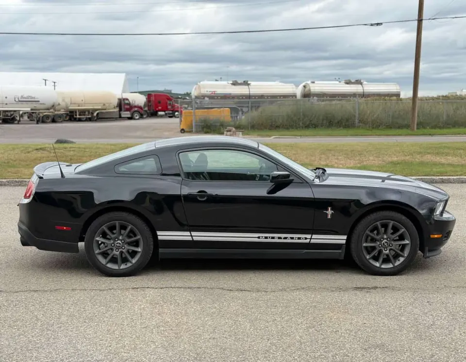 Ford Mustang V6 2011