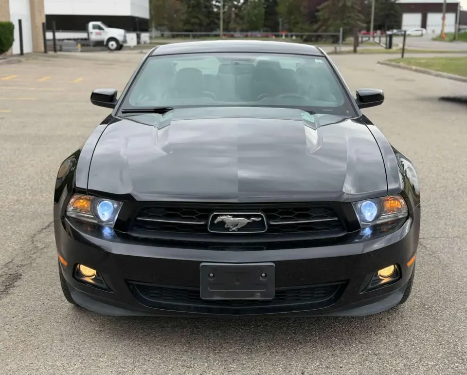 Ford Mustang V6 2011