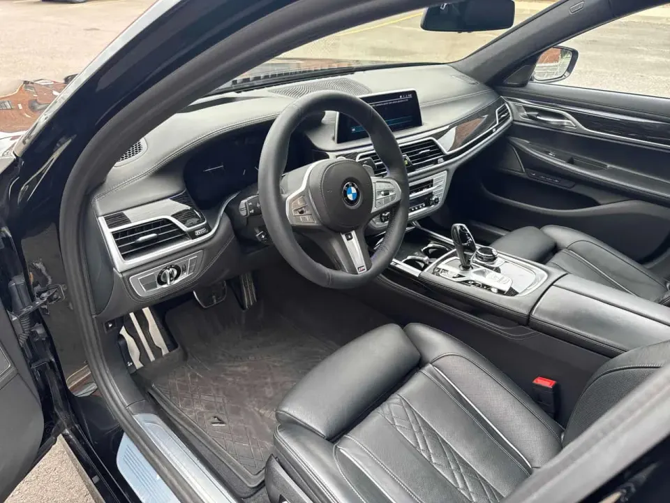 BMW 745Le xDrive 2021