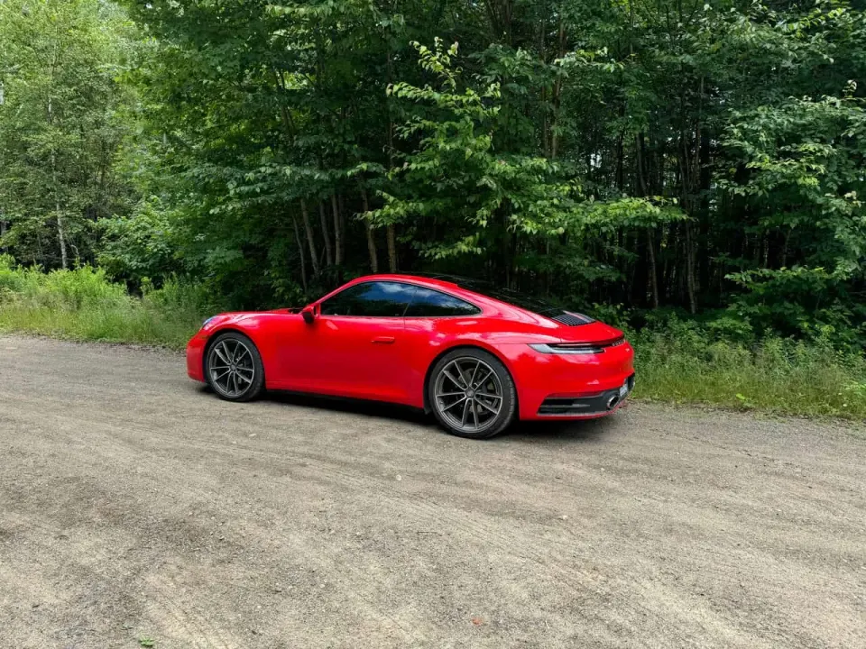 Porsche 911 Carrera 4 Coupe 2024