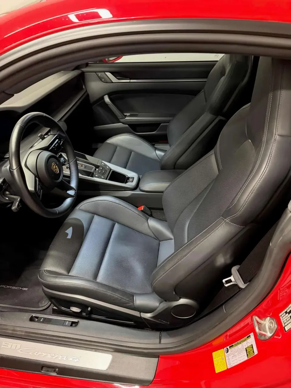 Porsche 911 Carrera 4 Coupe 2024