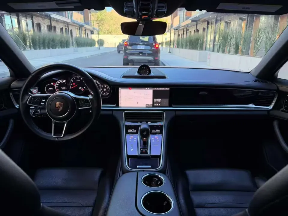 Porsche Panamera 4 AWD 2018
