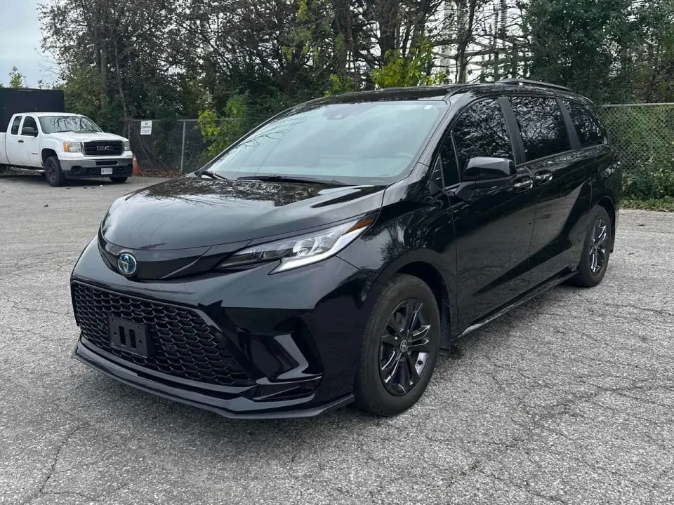 Toyota Sienna AWD 2025