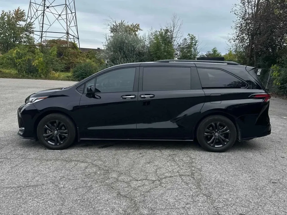 Toyota Sienna AWD 2025
