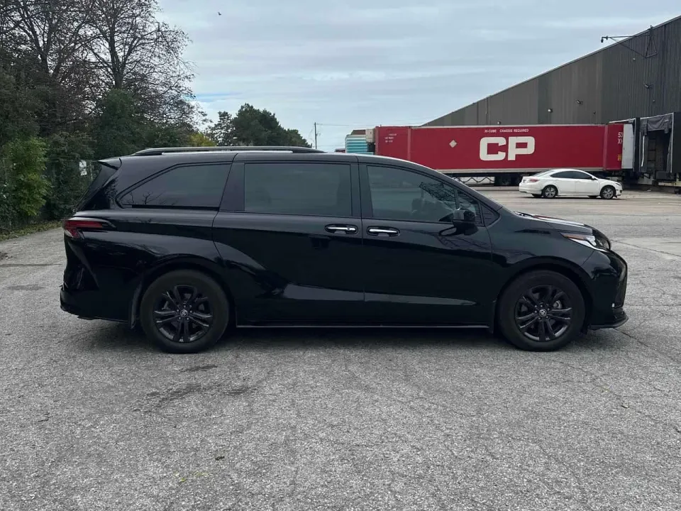 Toyota Sienna AWD 2025