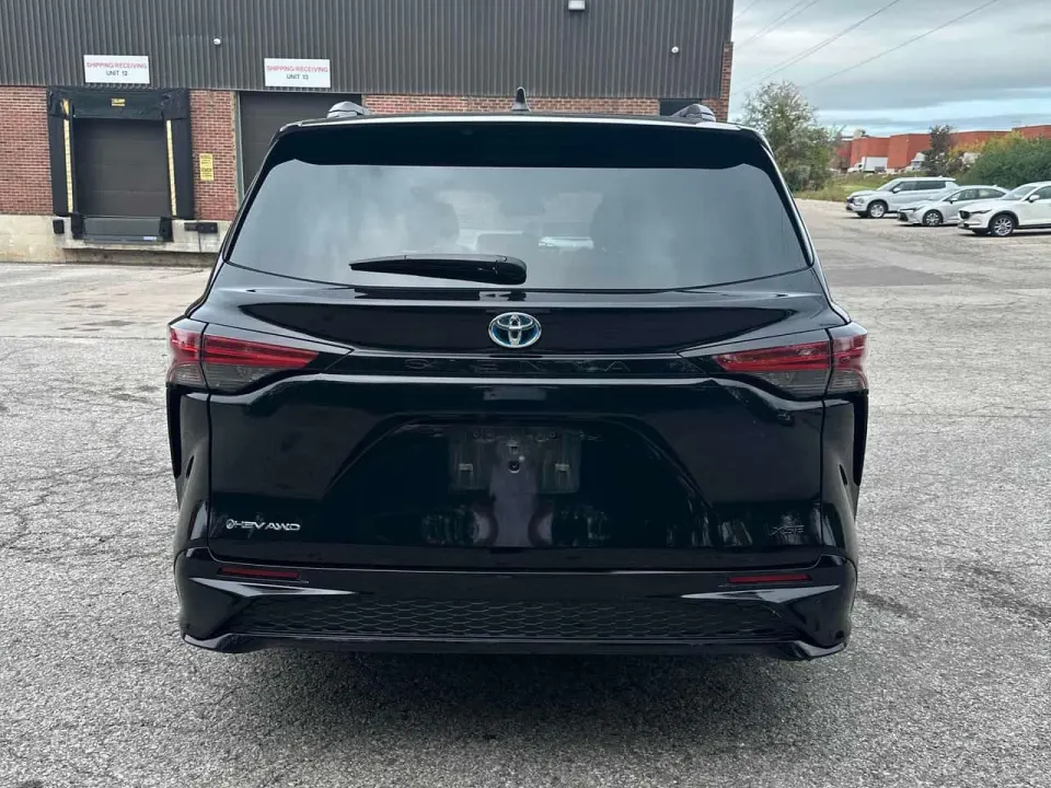 Toyota Sienna AWD 2025