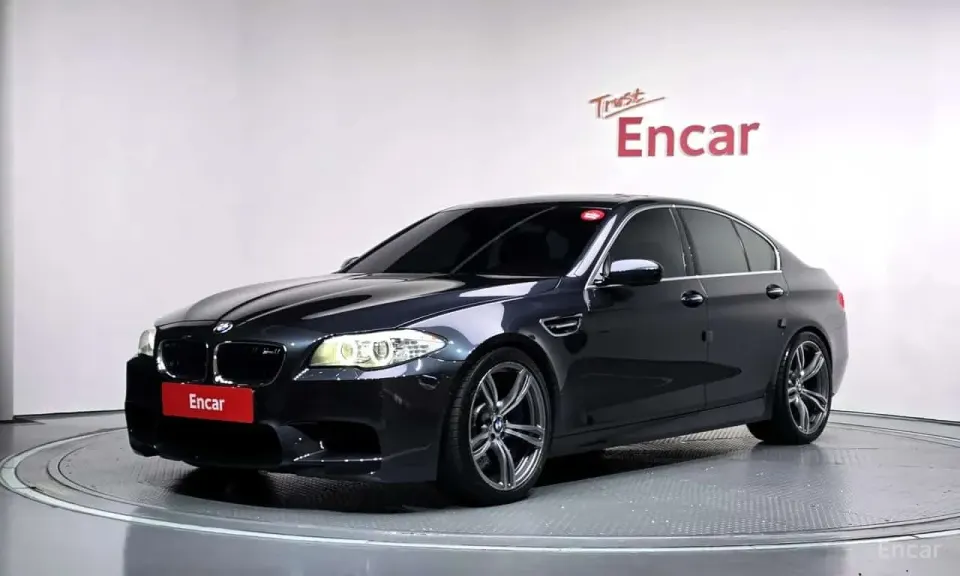 BMW M5 Sedan 2013