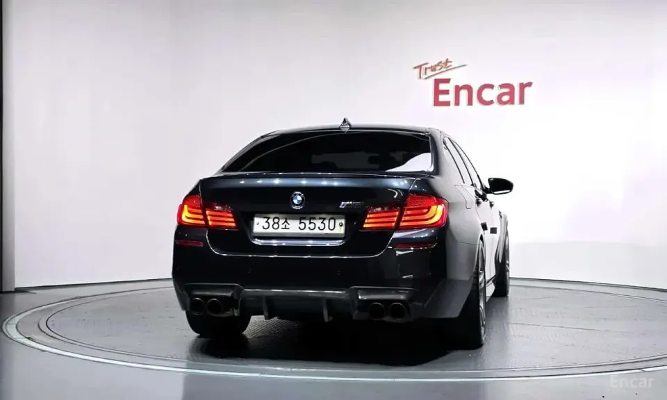 BMW M5 Sedan 2013