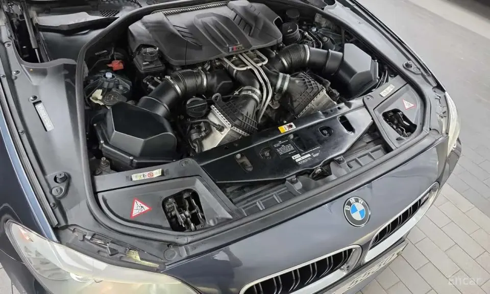 BMW M5 Sedan 2013