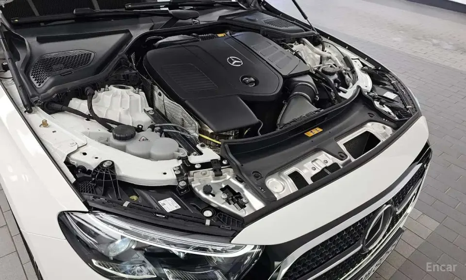 Mercedes-Benz E 300 E300 4MATIC AMG Line 2025