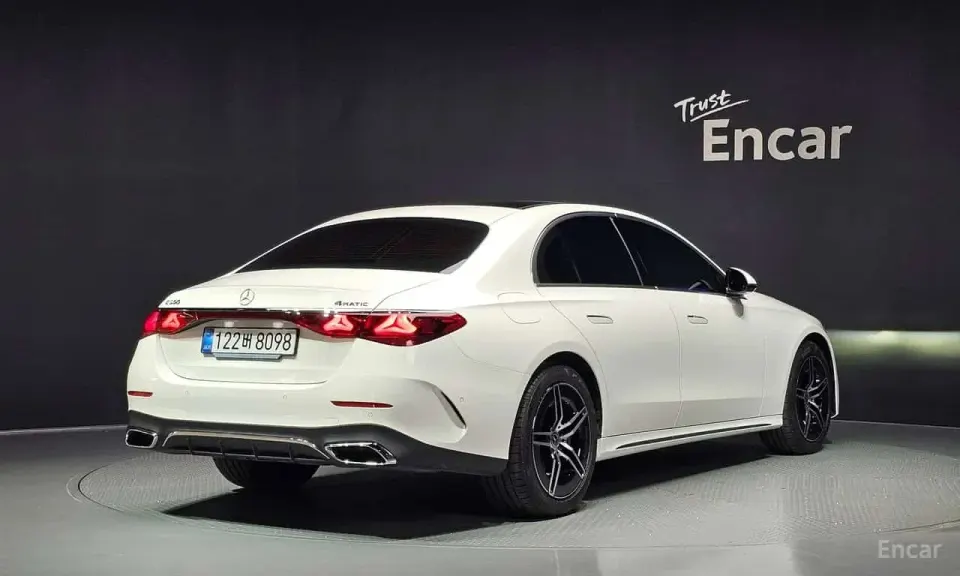 Mercedes-Benz E 300 E300 4MATIC AMG Line 2025