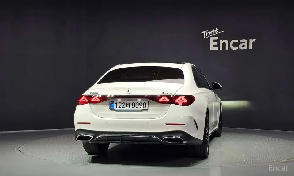 Mercedes-Benz E 300 E300 4MATIC AMG Line 2025