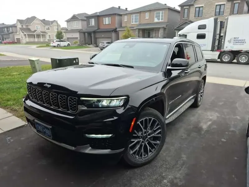 Jeep Grand cherokee Summit 4D Utility 4WD 2023