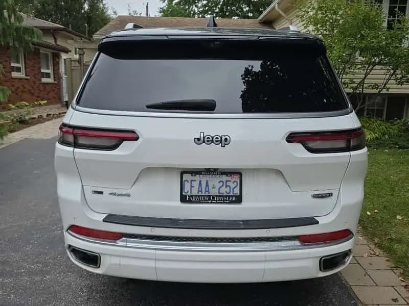 Jeep Grand cherokee Summit 4D Utility 4WD 2023