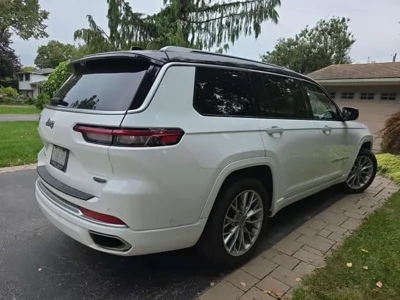 Jeep Grand cherokee Summit 4D Utility 4WD 2023