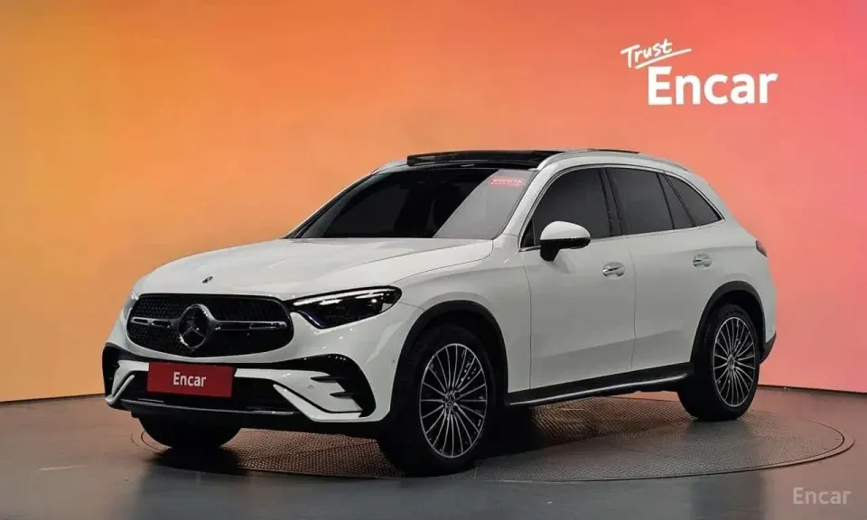 Mercedes-Benz GLC300 4MATIC AMG Line 2023