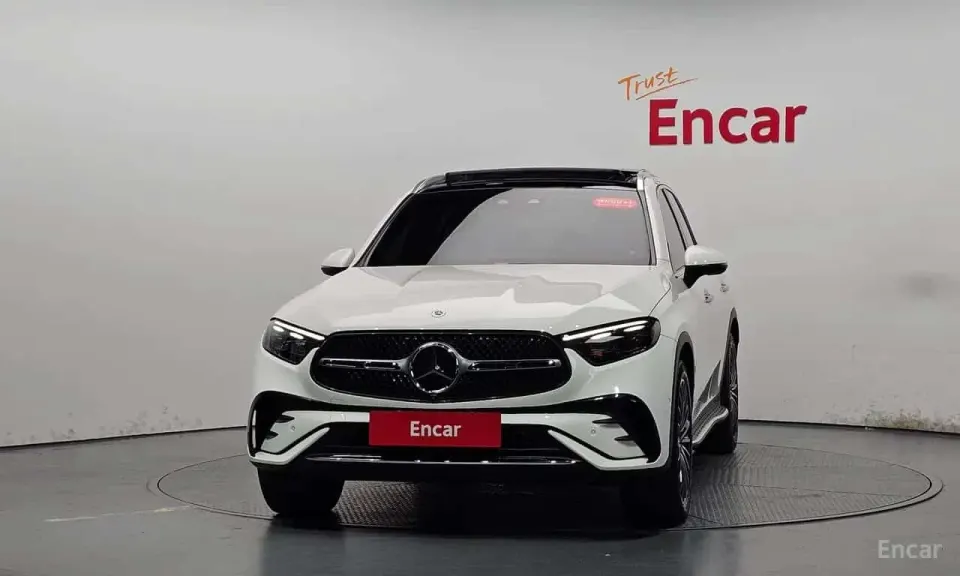Mercedes-Benz GLC300 4MATIC AMG Line 2023